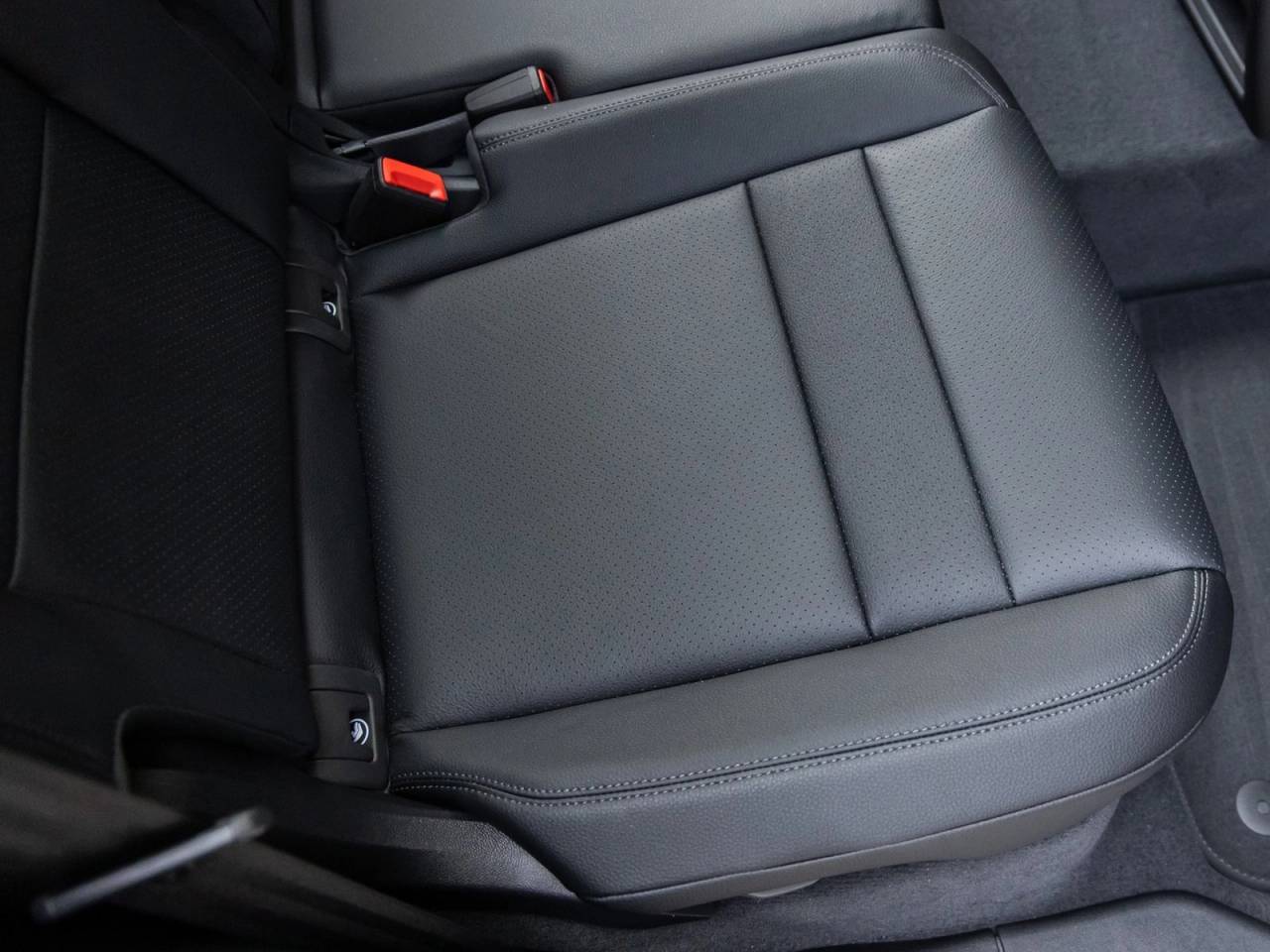 2025 Porsche Cayenne Base