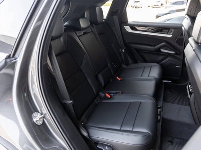 2025 Porsche Cayenne Base