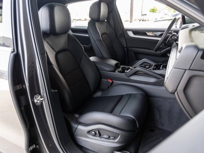 2025 Porsche Cayenne Base