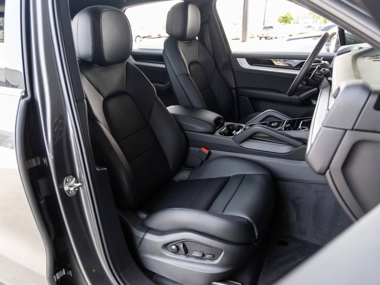 2025 Porsche Cayenne Base