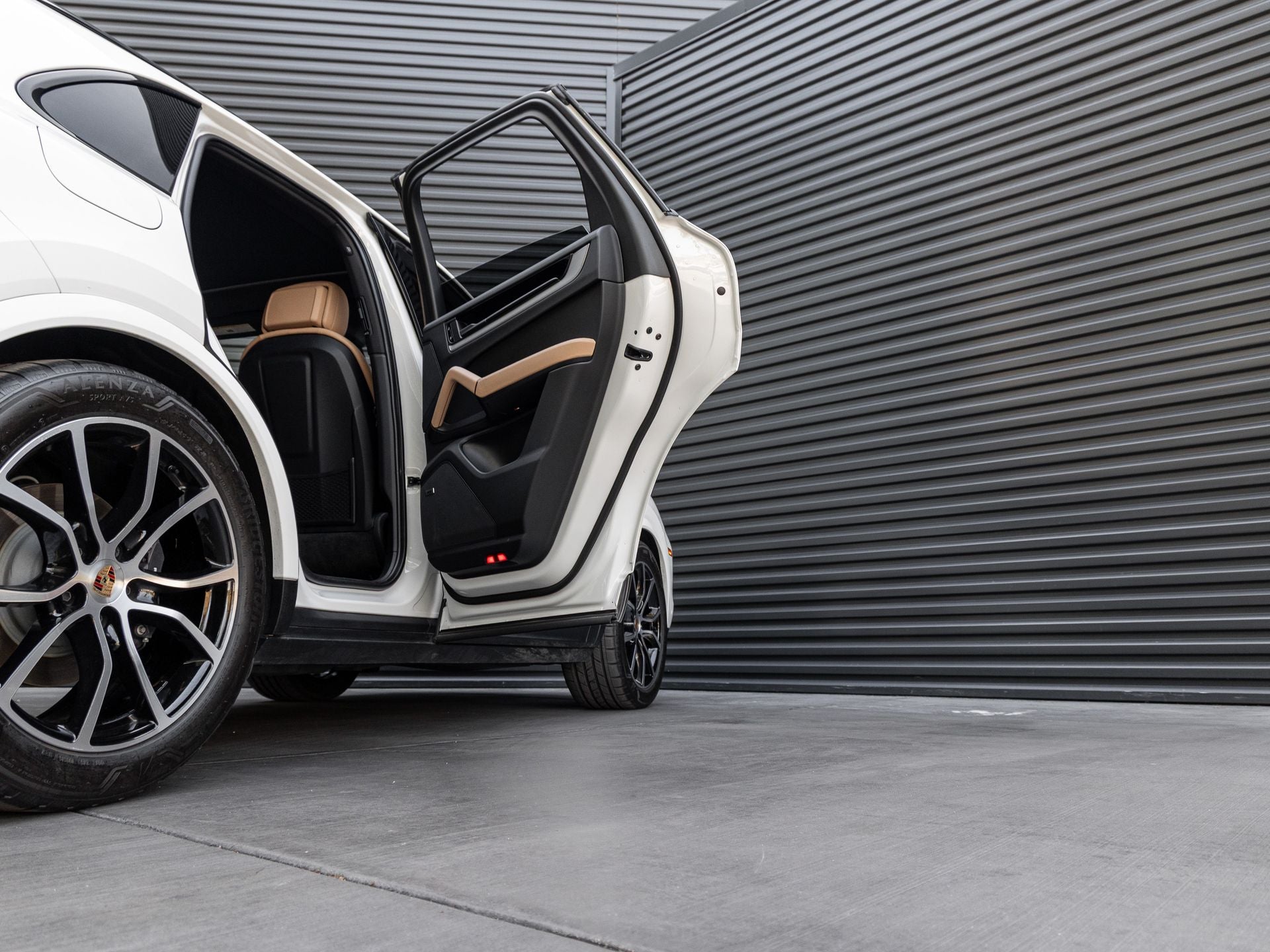 2025 Porsche Cayenne Base