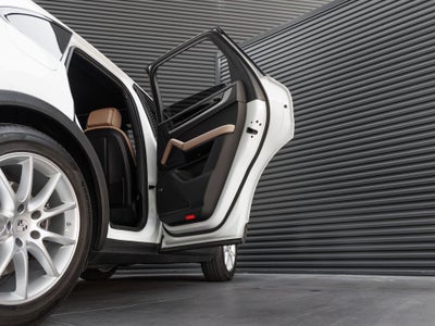 2025 Porsche Cayenne Base