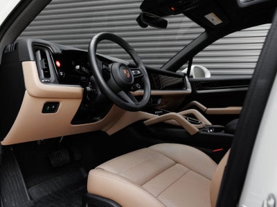 2025 Porsche Cayenne Base
