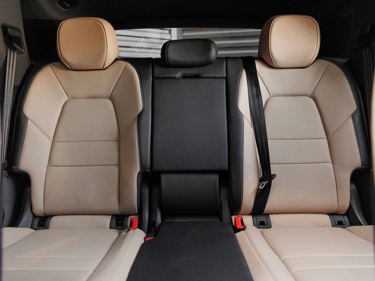 2025 Porsche Cayenne Base