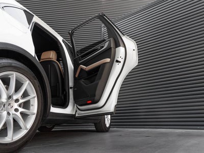 2025 Porsche Cayenne Base
