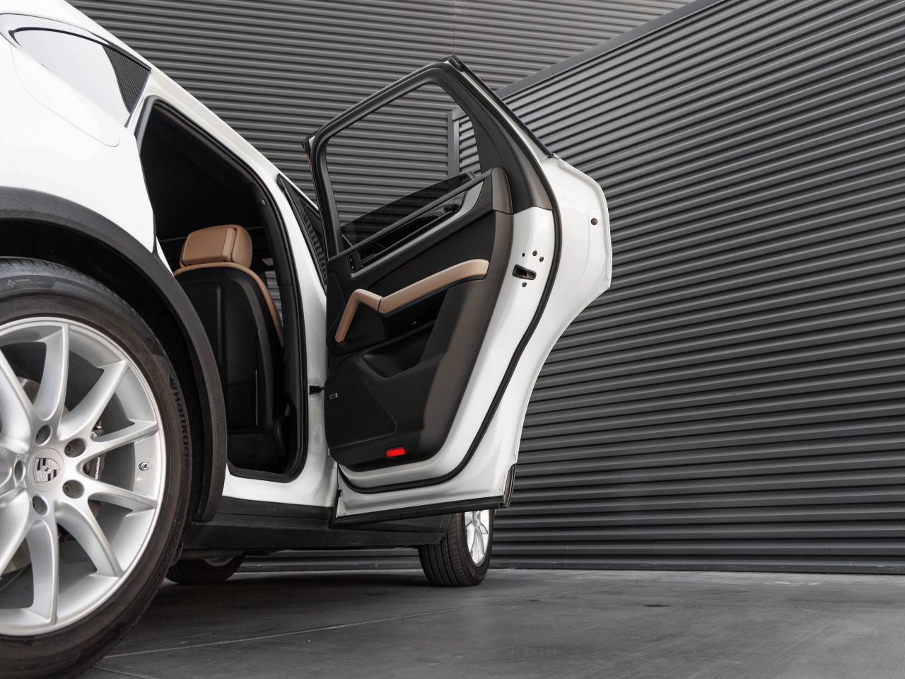 2025 Porsche Cayenne Base