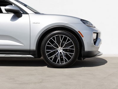2026 Porsche Macan Macan 4 Electric