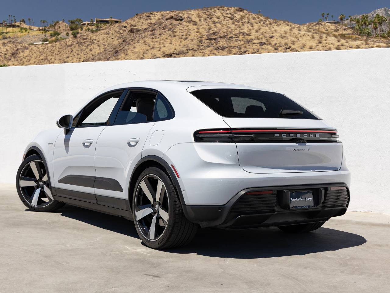 2024 Porsche Macan 4 Electric