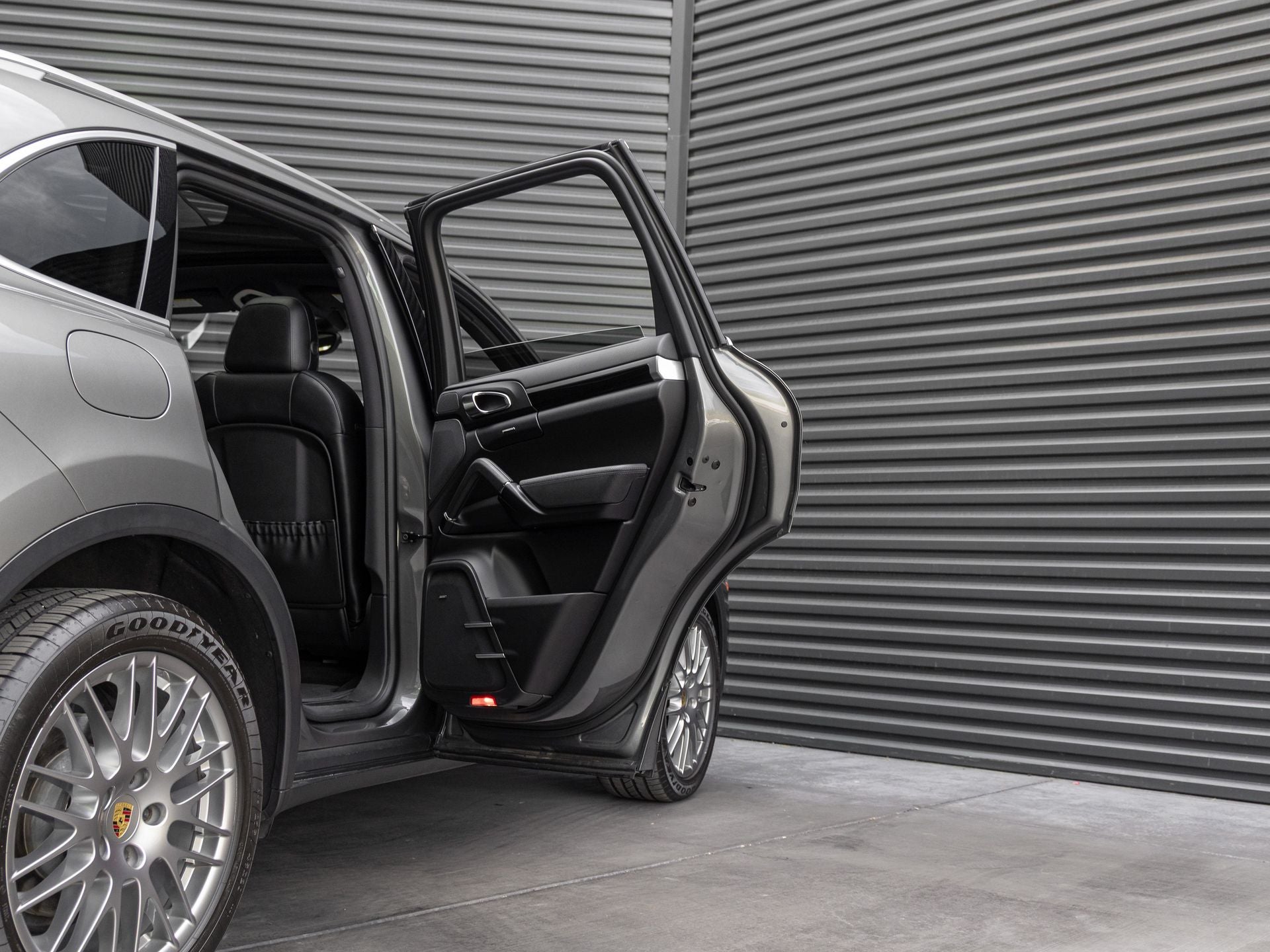 2017 Porsche Cayenne Cayenne S