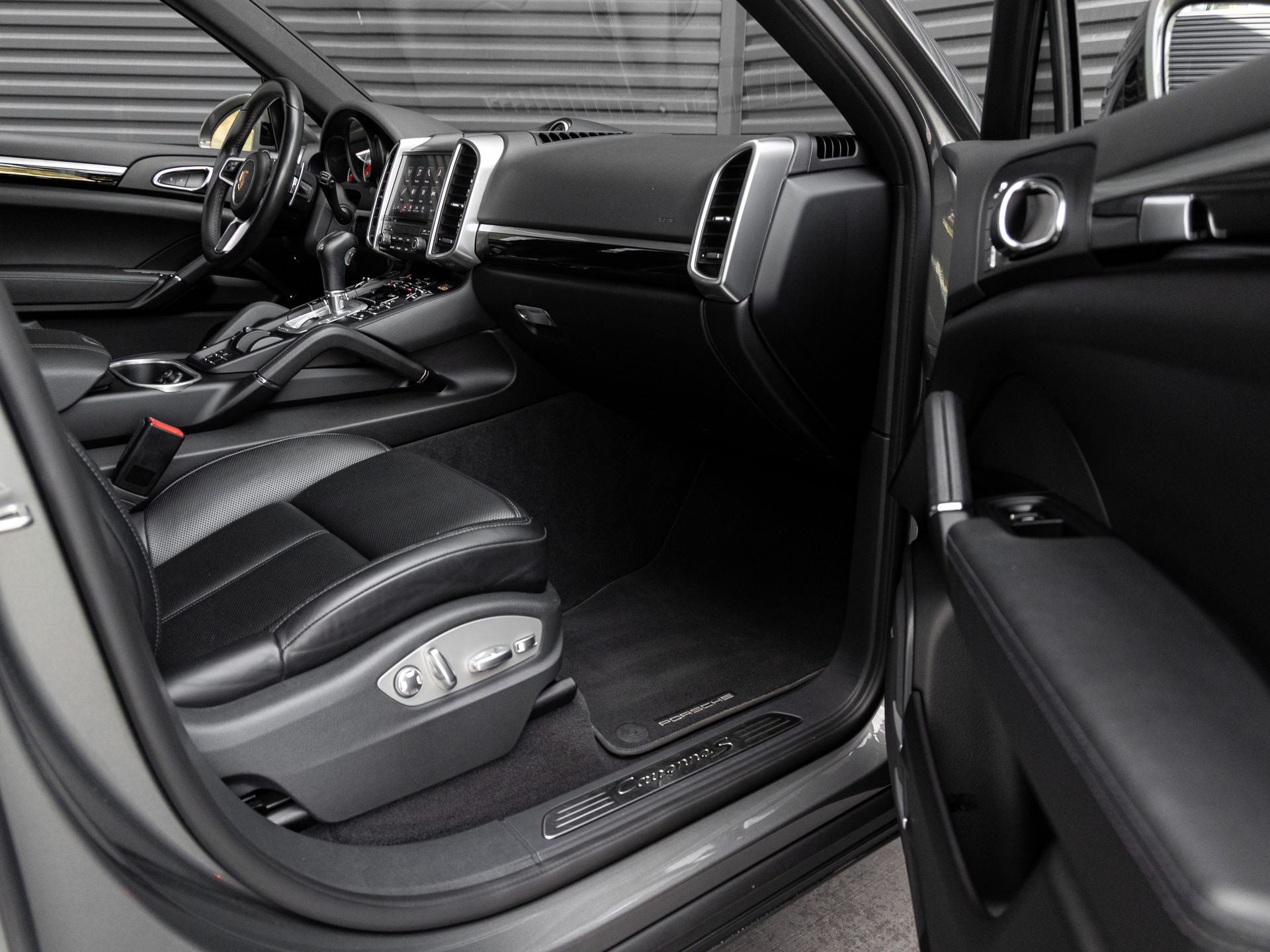 2017 Porsche Cayenne Cayenne S