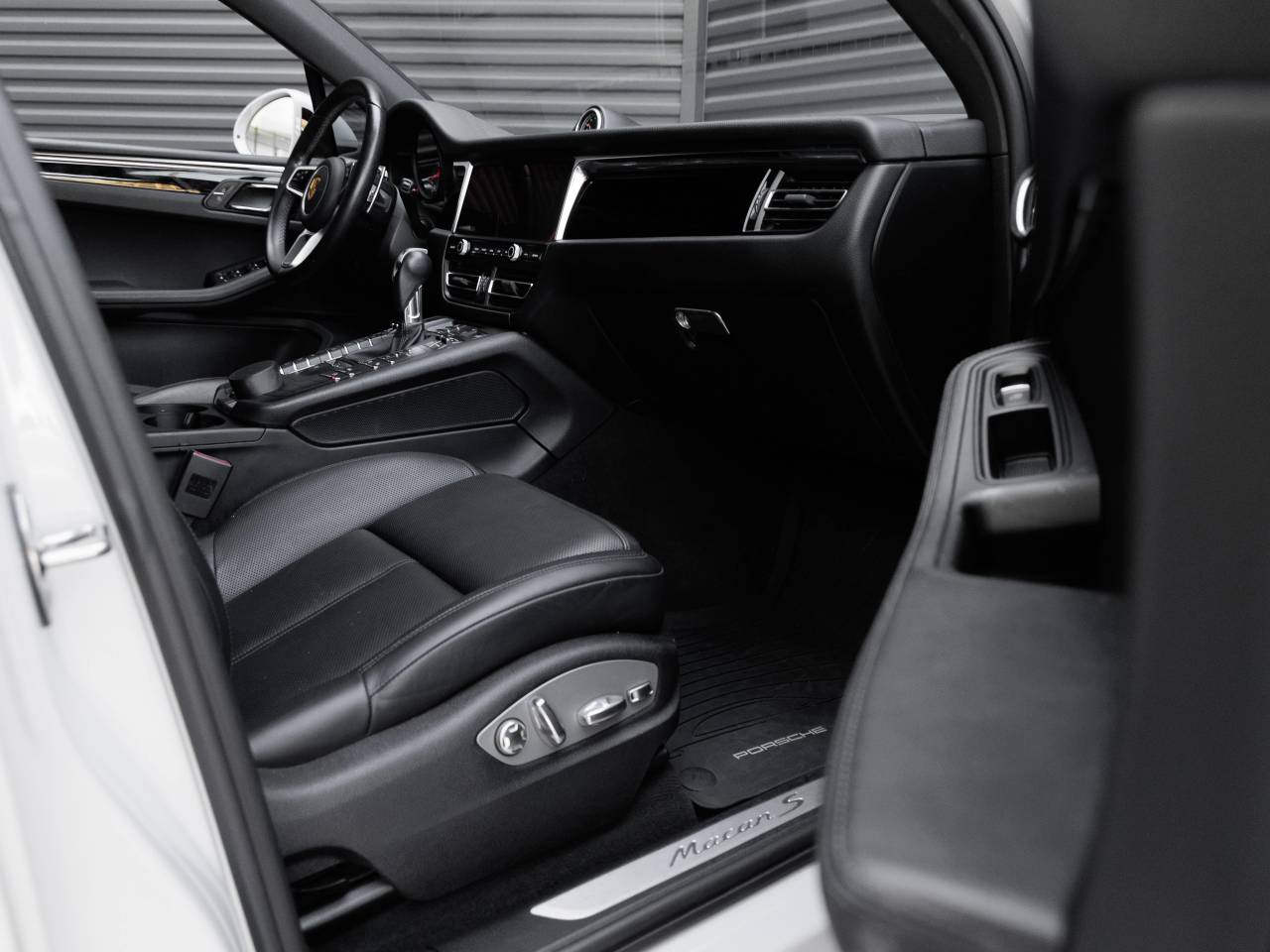 2021 Porsche Macan Macan S