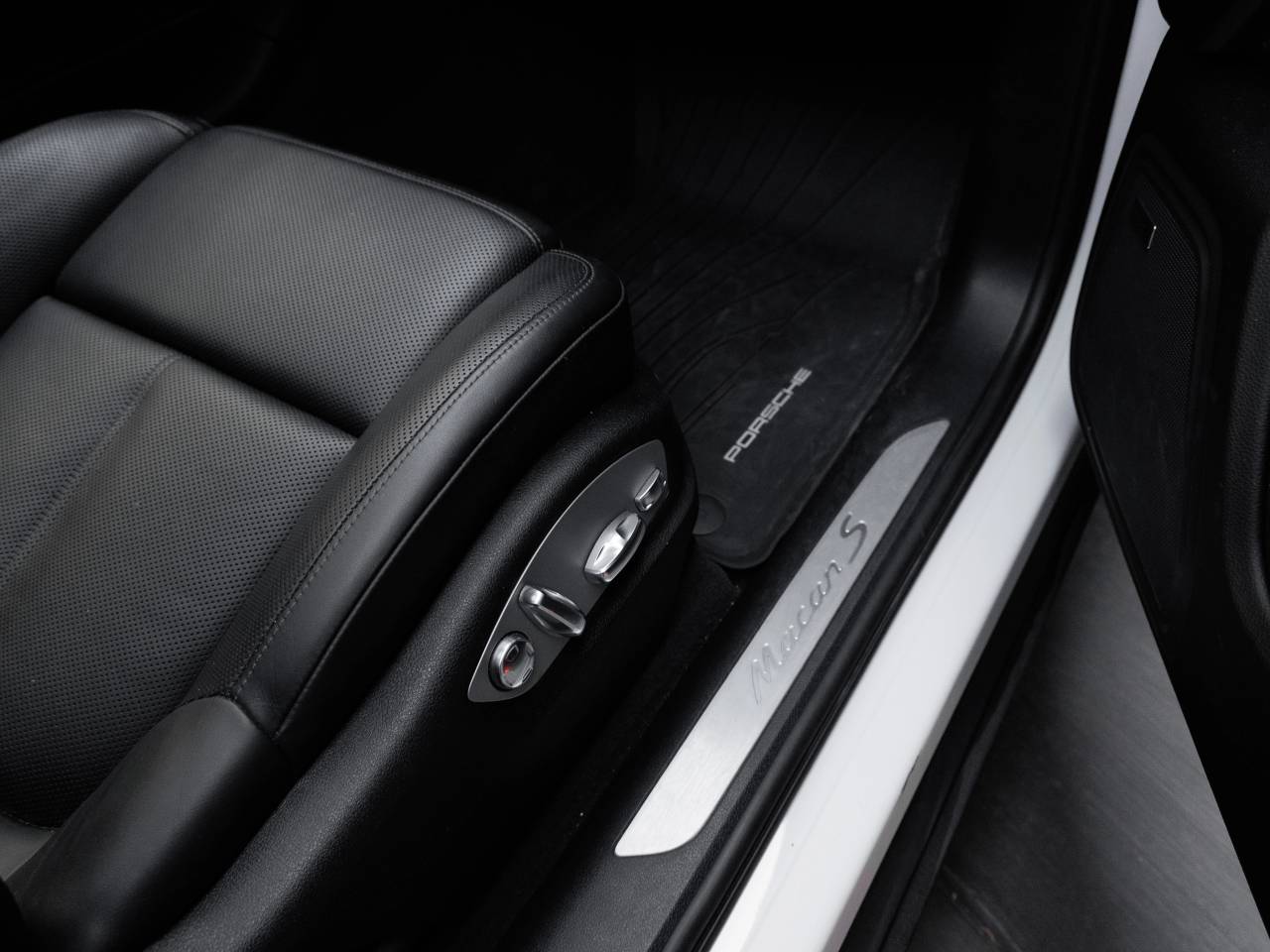 2021 Porsche Macan Macan S