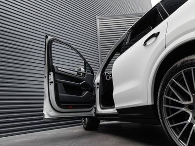 2023 Porsche Cayenne Cayenne S Platinum Edition (MY23)