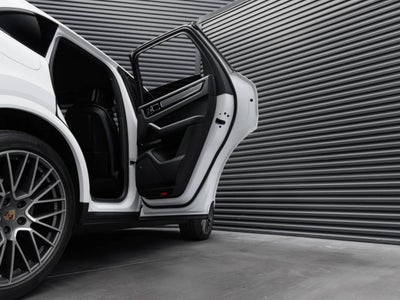 2023 Porsche Cayenne Cayenne S Platinum Edition (MY23)