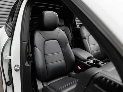 2023 Porsche Cayenne Cayenne S Platinum Edition (MY23)