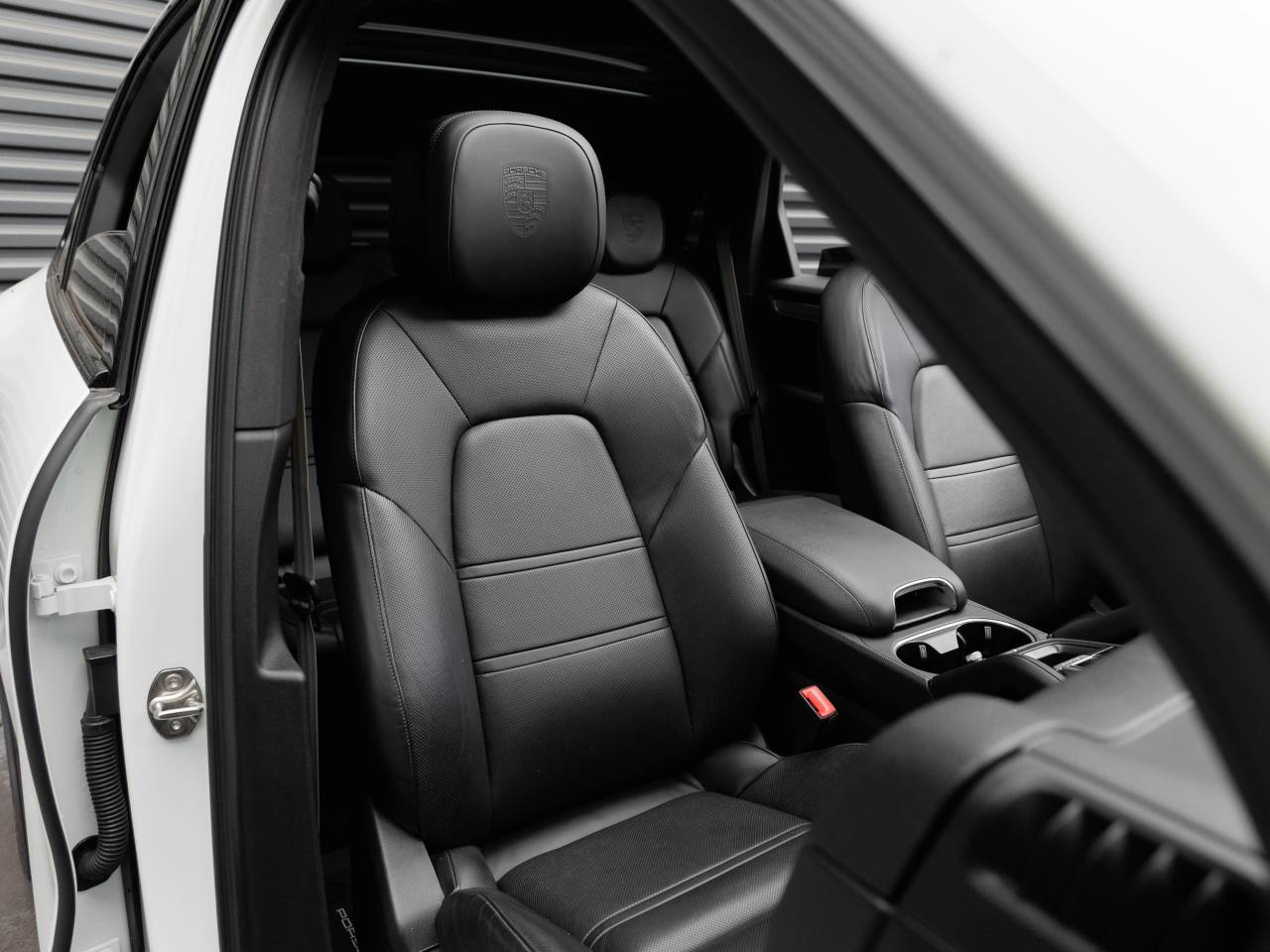 2023 Porsche Cayenne Cayenne S Platinum Edition (MY23)