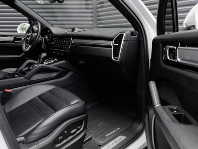 2023 Porsche Cayenne Cayenne S Platinum Edition (MY23)