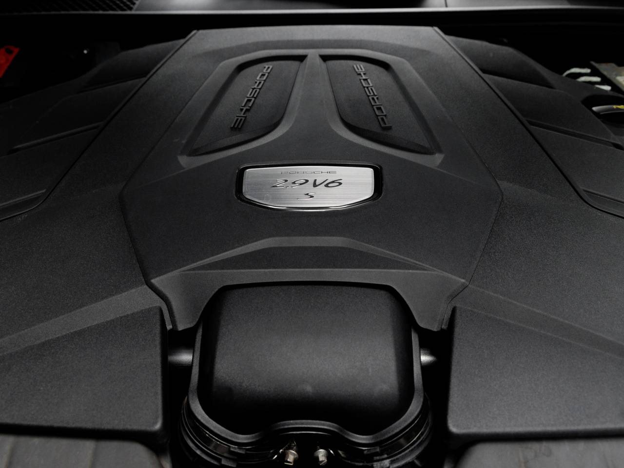 2023 Porsche Cayenne Cayenne S Platinum Edition (MY23)