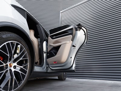 2025 Porsche Macan Macan 4S Electric