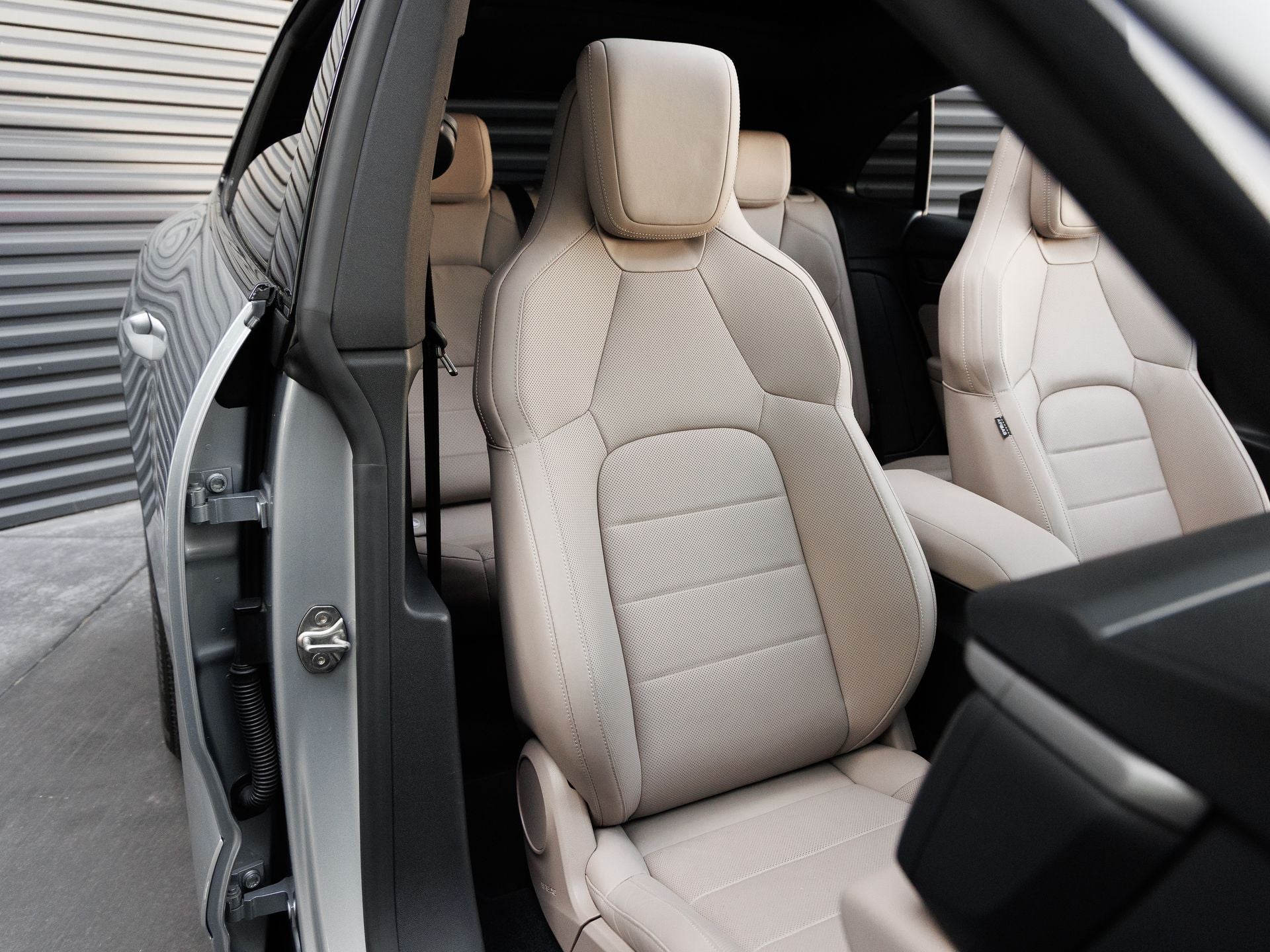 2025 Porsche Macan Macan 4S Electric