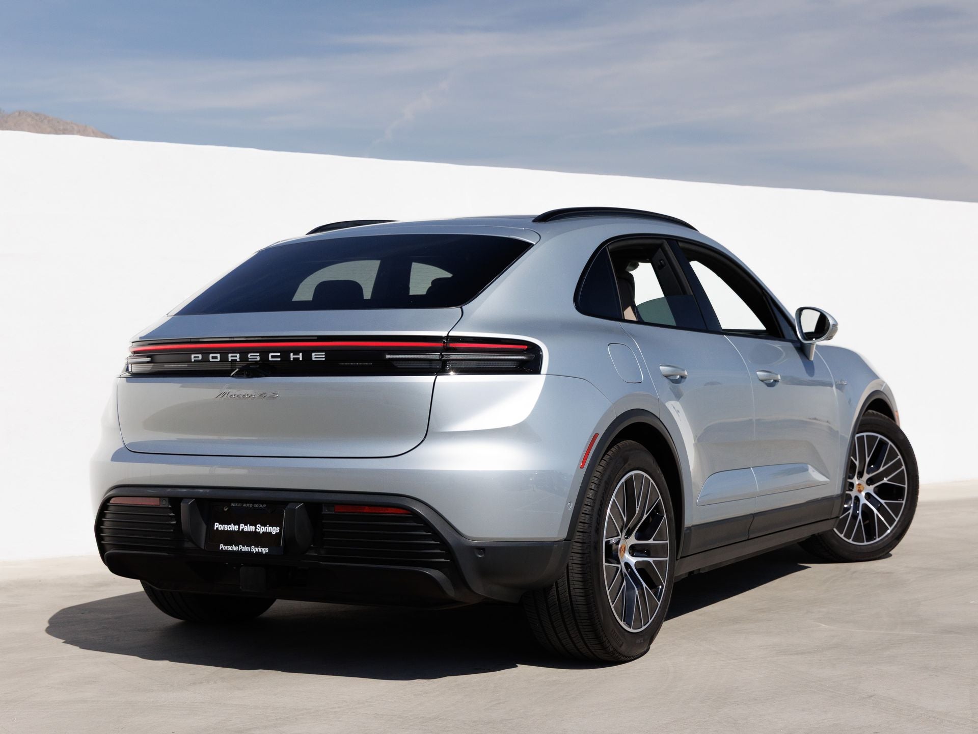 2025 Porsche Macan Macan 4S Electric