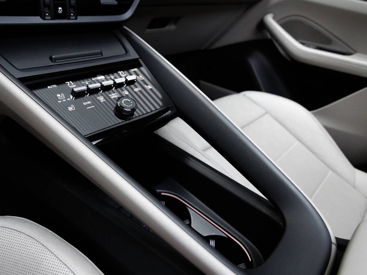 2025 Porsche Macan Macan 4S Electric