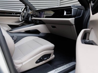 2025 Porsche Macan Macan 4S Electric