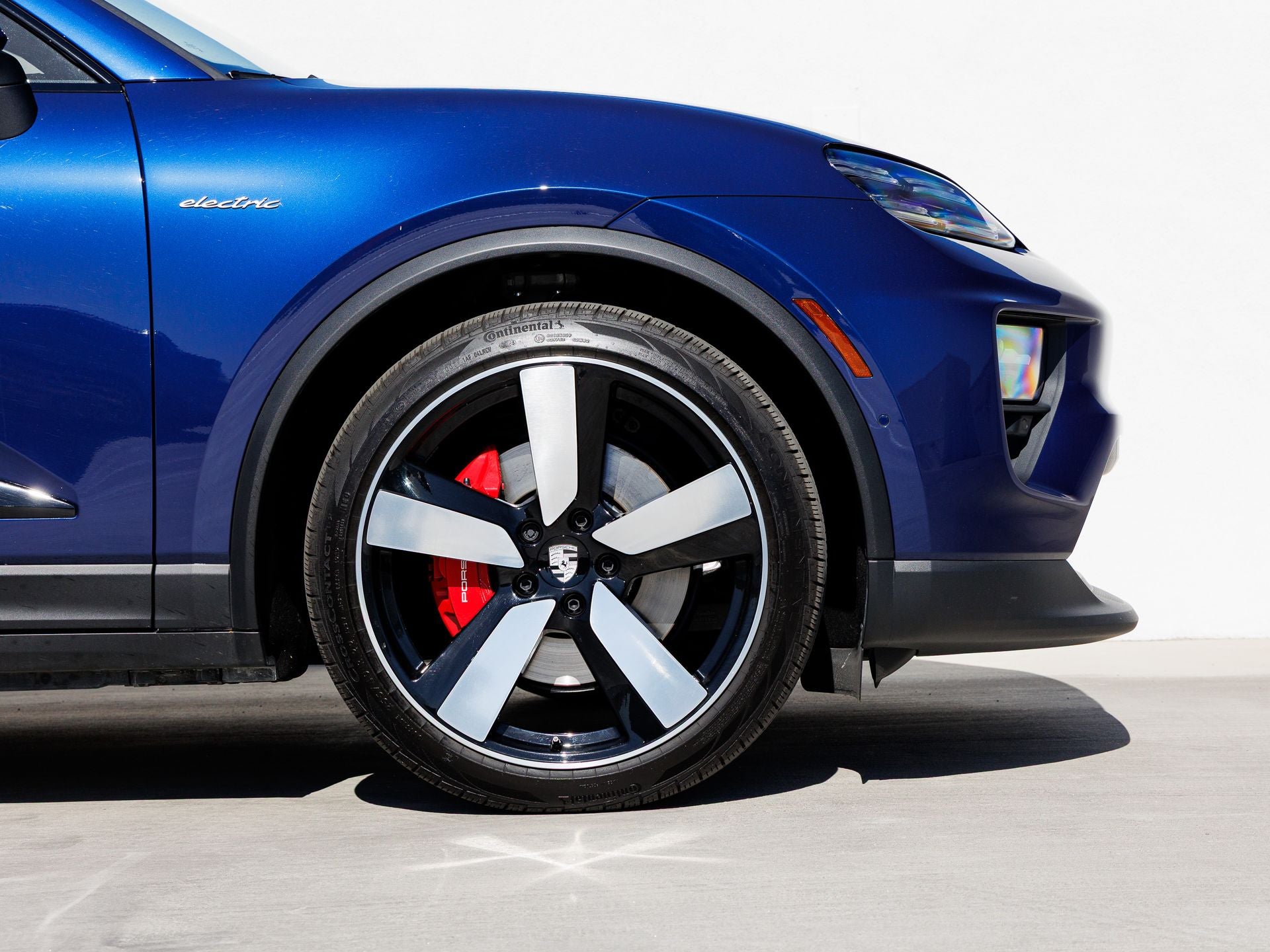 2025 Porsche Macan Electric 4S