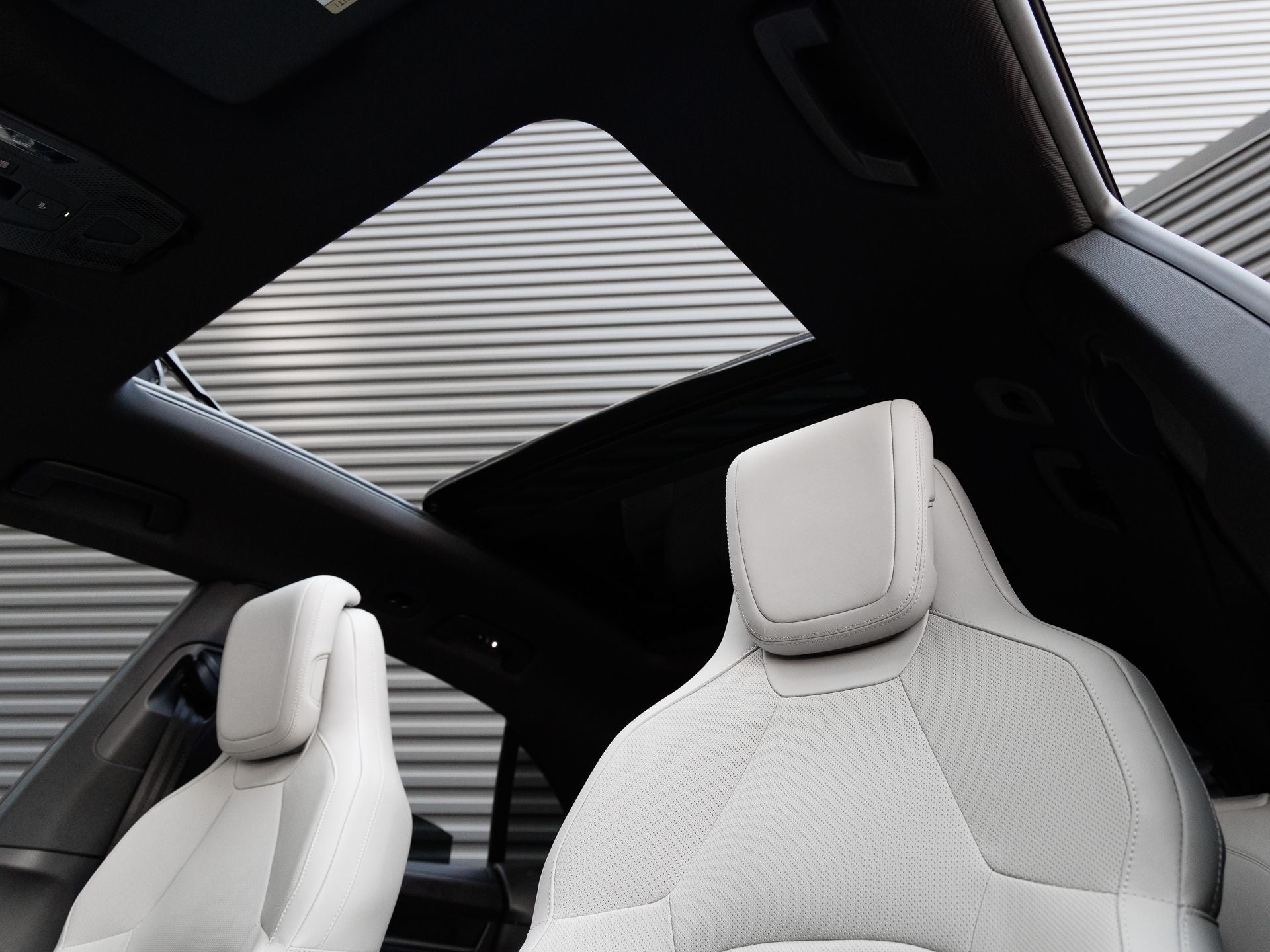 2025 Porsche Macan Electric 4S