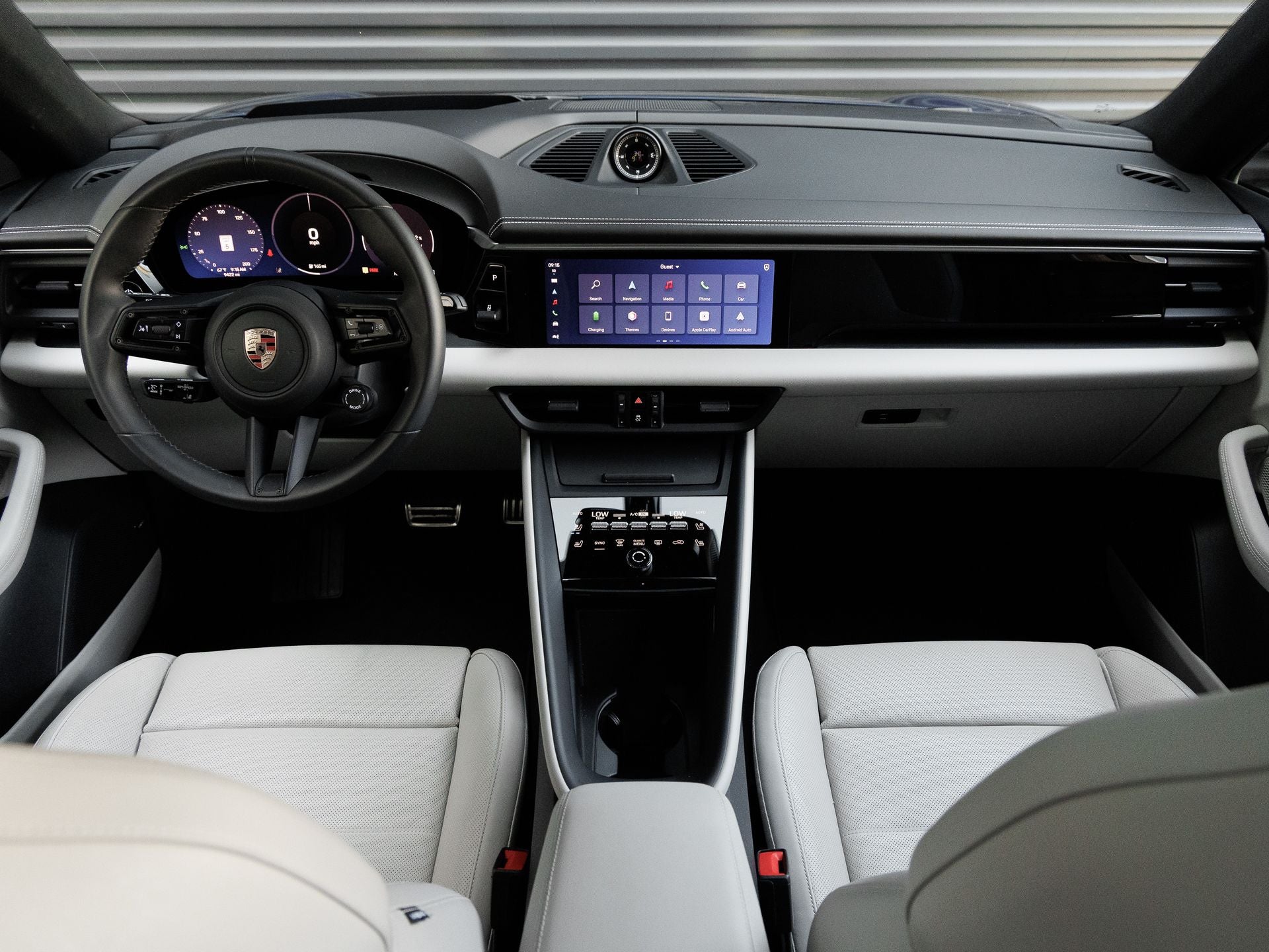 2025 Porsche Macan Electric 4S