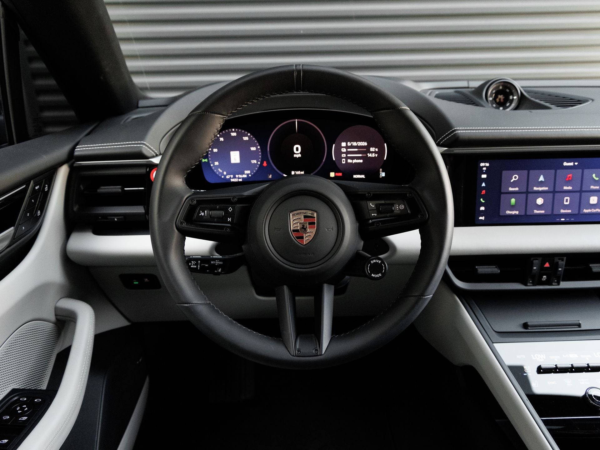 2025 Porsche Macan Electric 4S