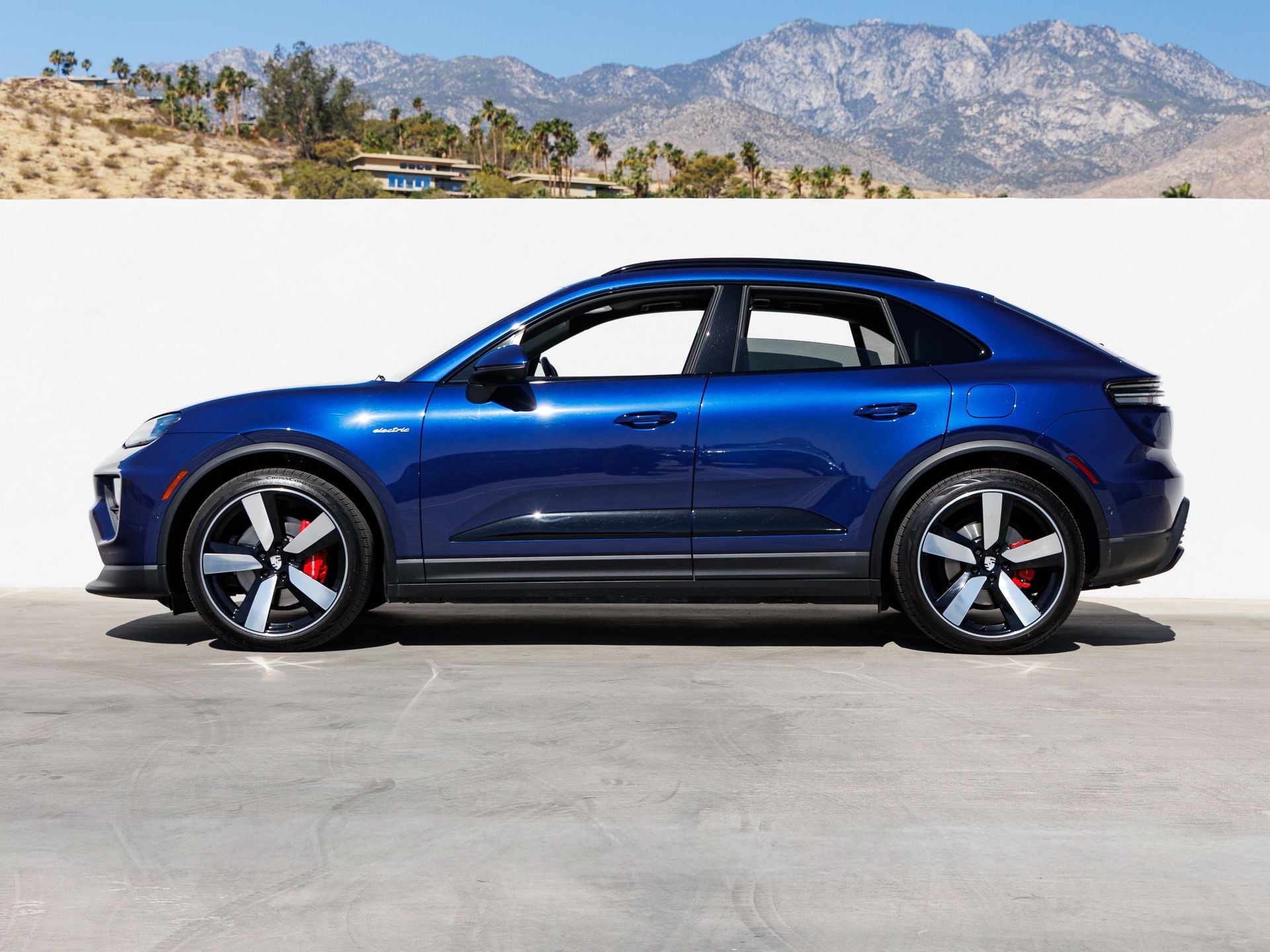 2025 Porsche Macan Electric 4S