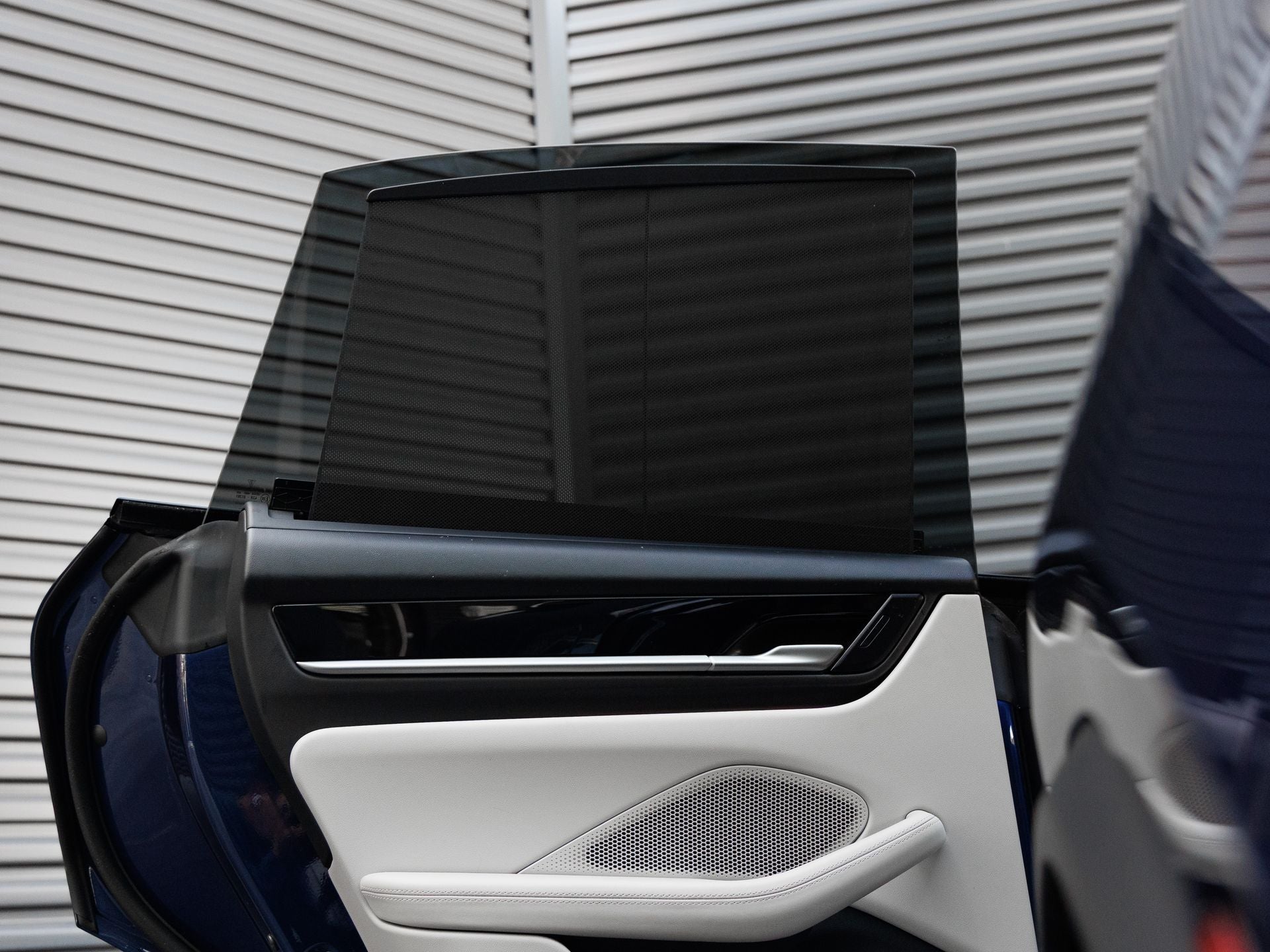 2025 Porsche Macan Electric 4S