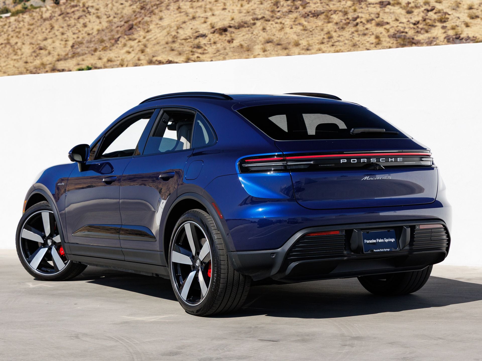 2025 Porsche Macan Electric 4S