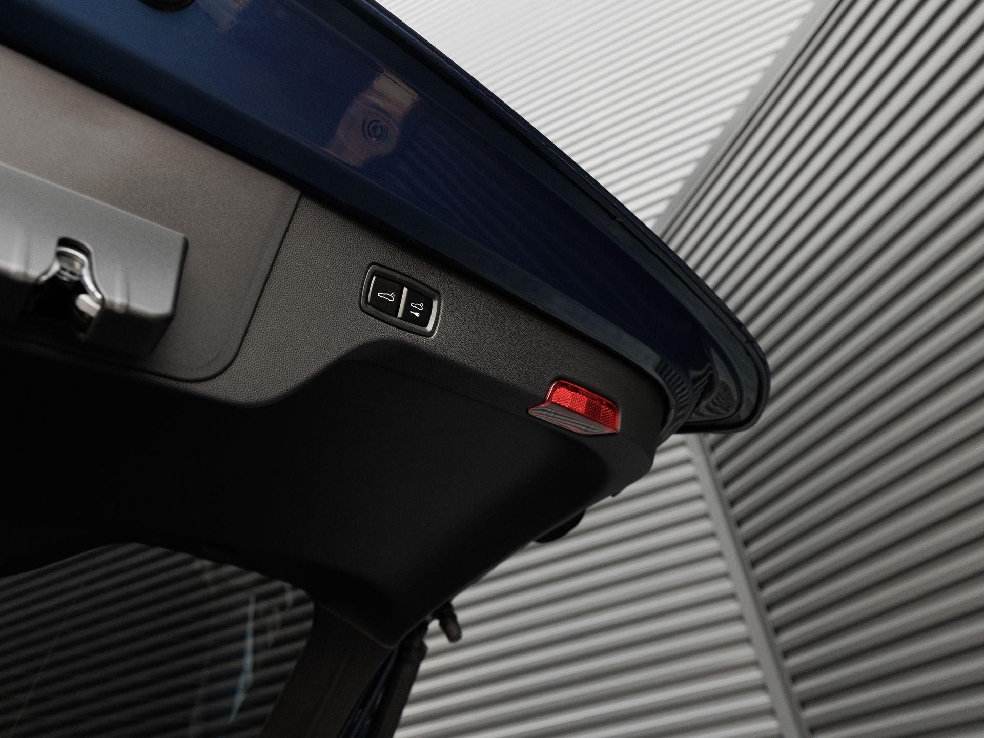 2025 Porsche Macan Electric 4S