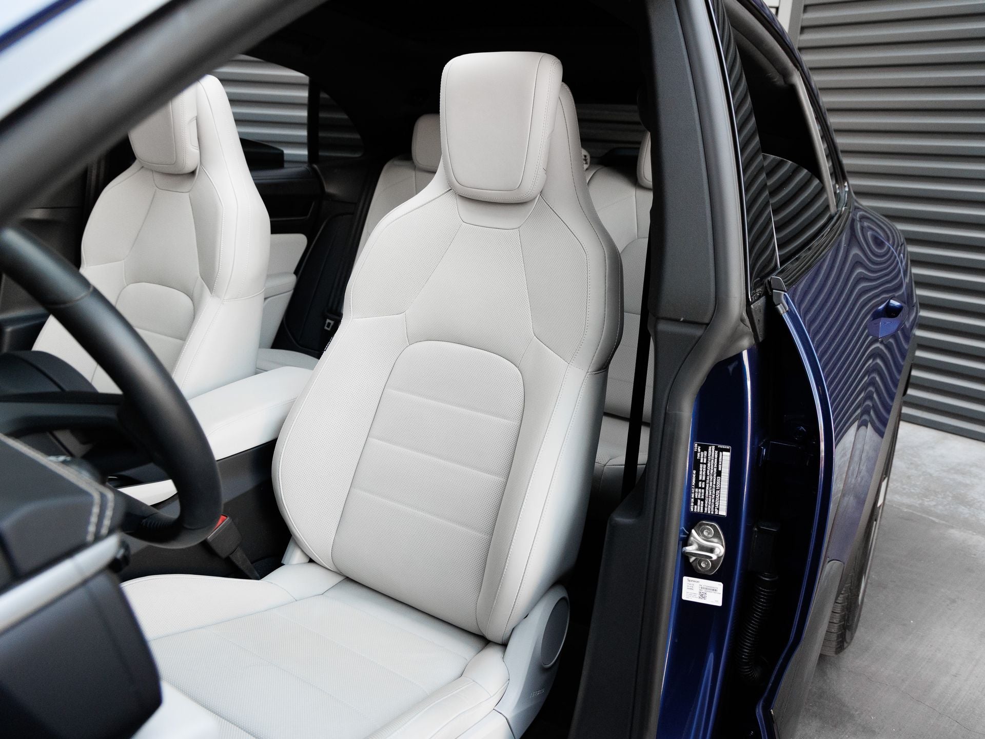2025 Porsche Macan Electric 4S