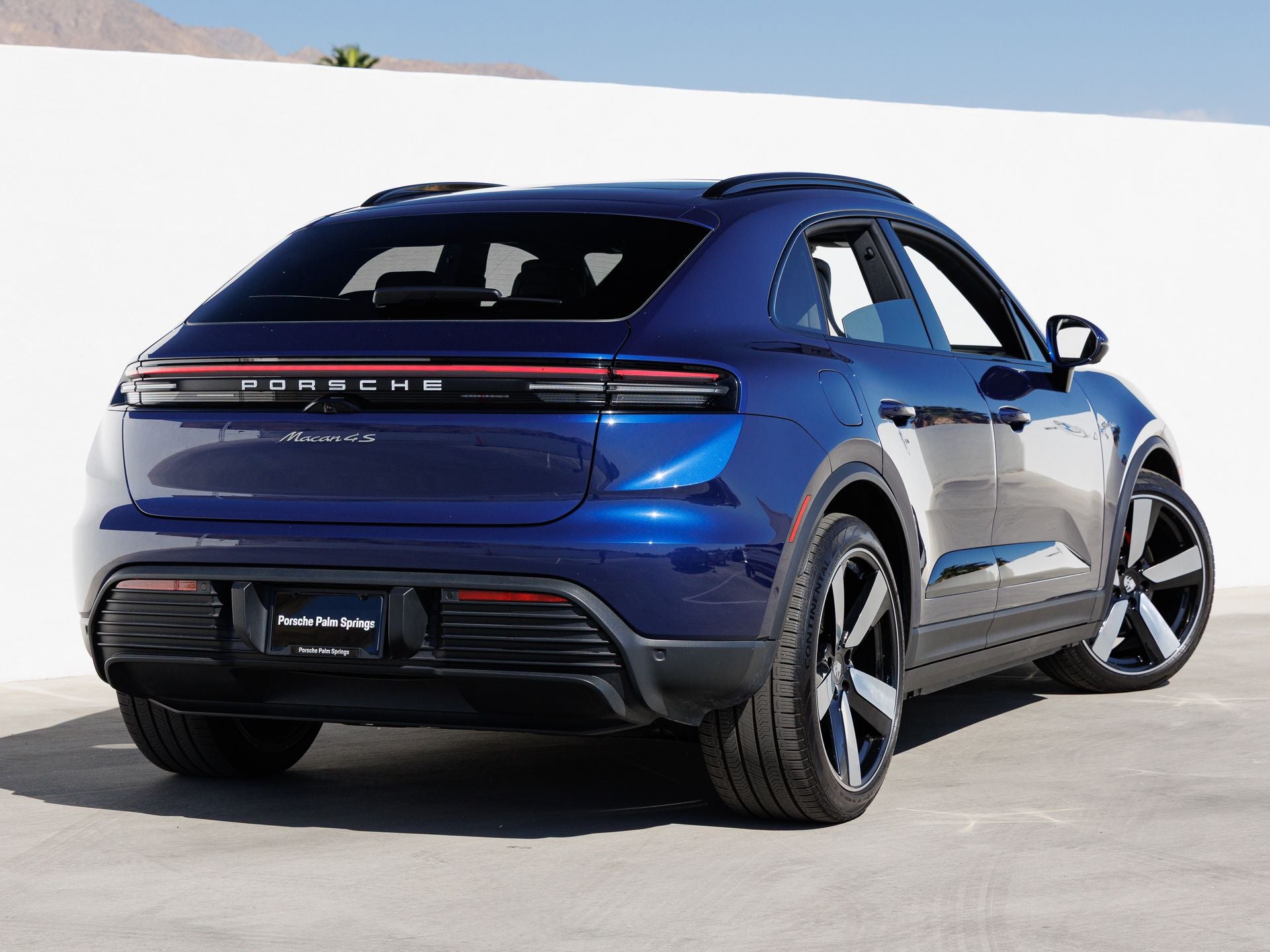 2025 Porsche Macan Electric 4S
