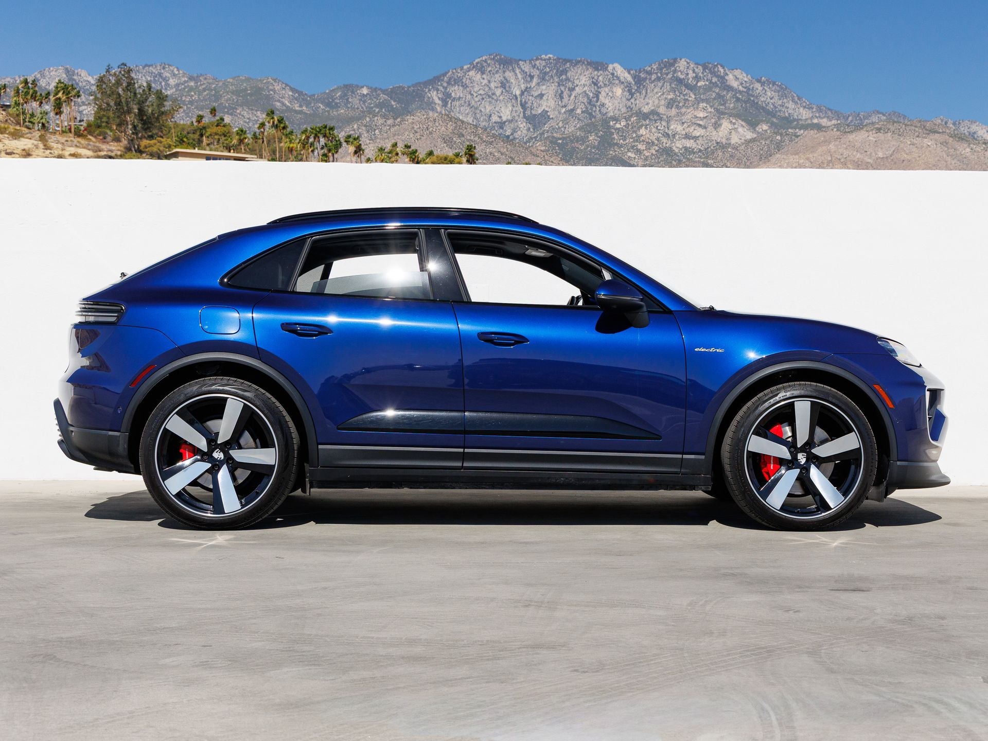 2025 Porsche Macan Electric 4S