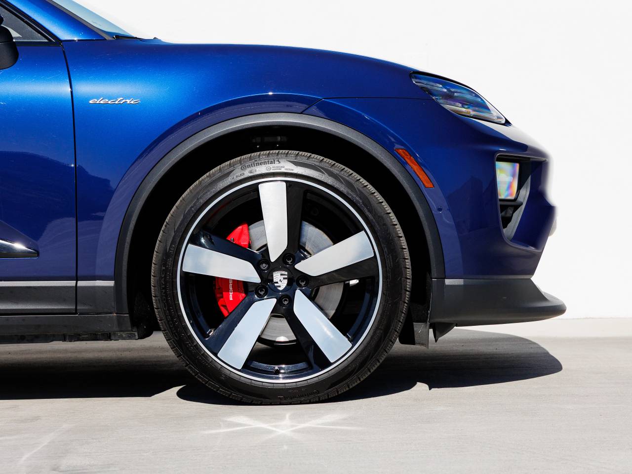 2025 Porsche Macan 4S Electric