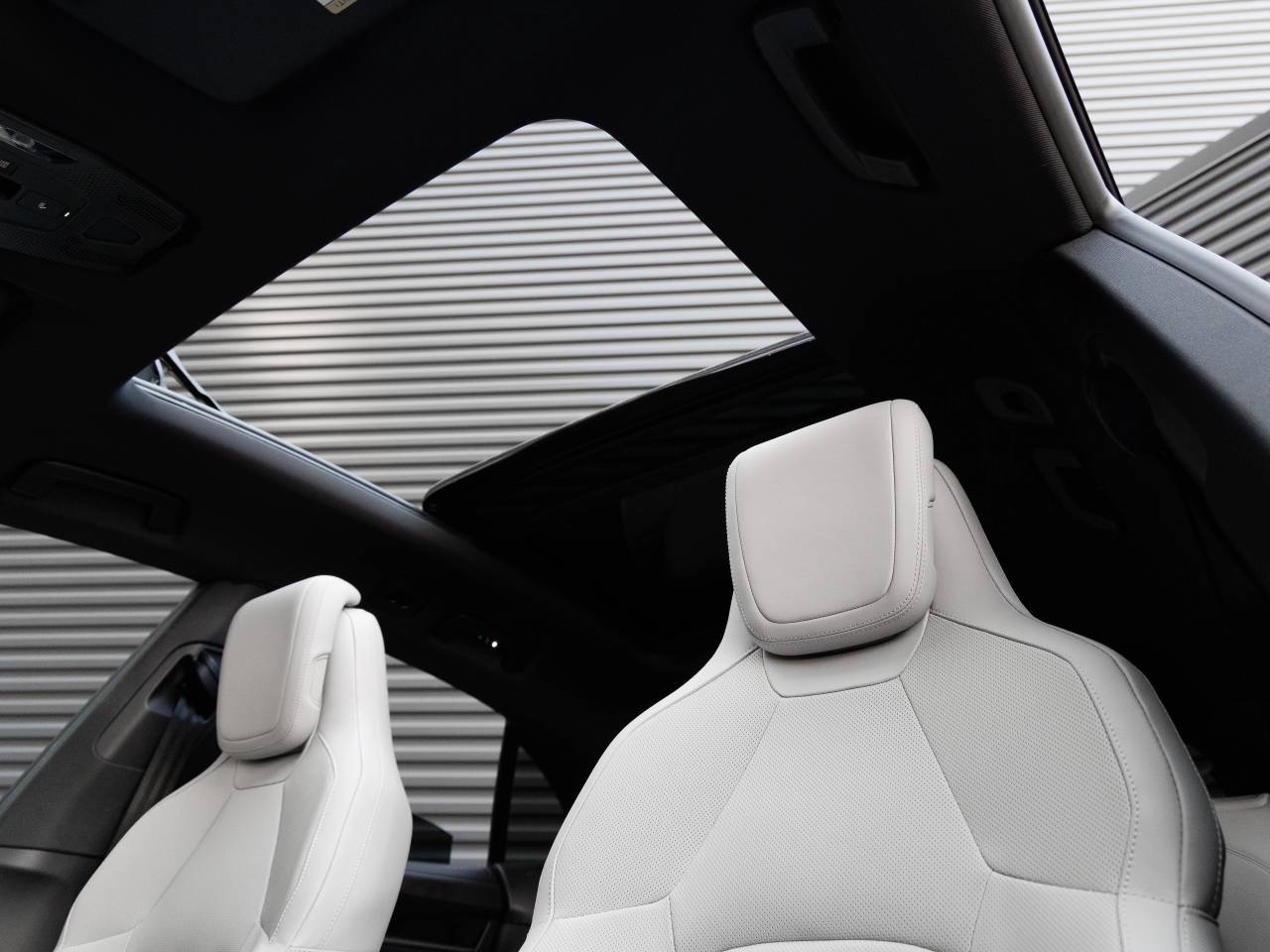 2025 Porsche Macan 4S Electric