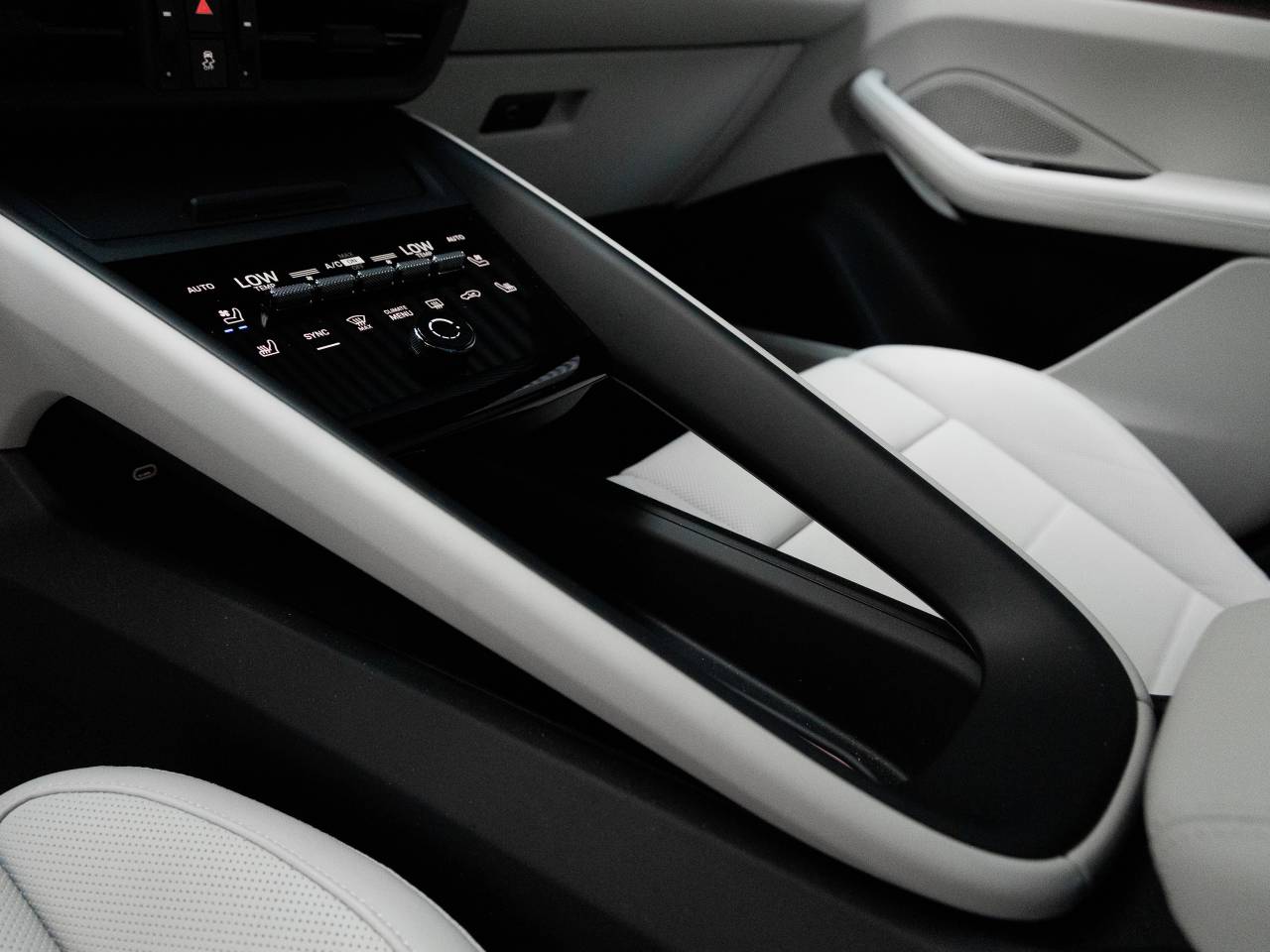 2025 Porsche Macan 4S Electric