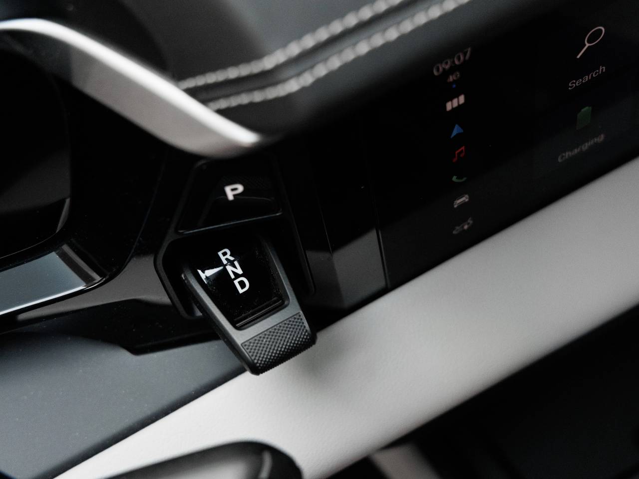 2025 Porsche Macan 4S Electric