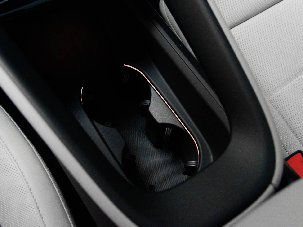 2025 Porsche Macan 4S Electric