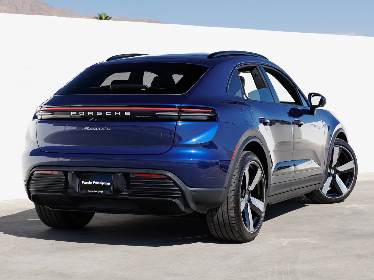 2025 Porsche Macan 4S Electric