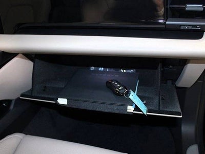 2025 Porsche Macan Macan 4S Electric