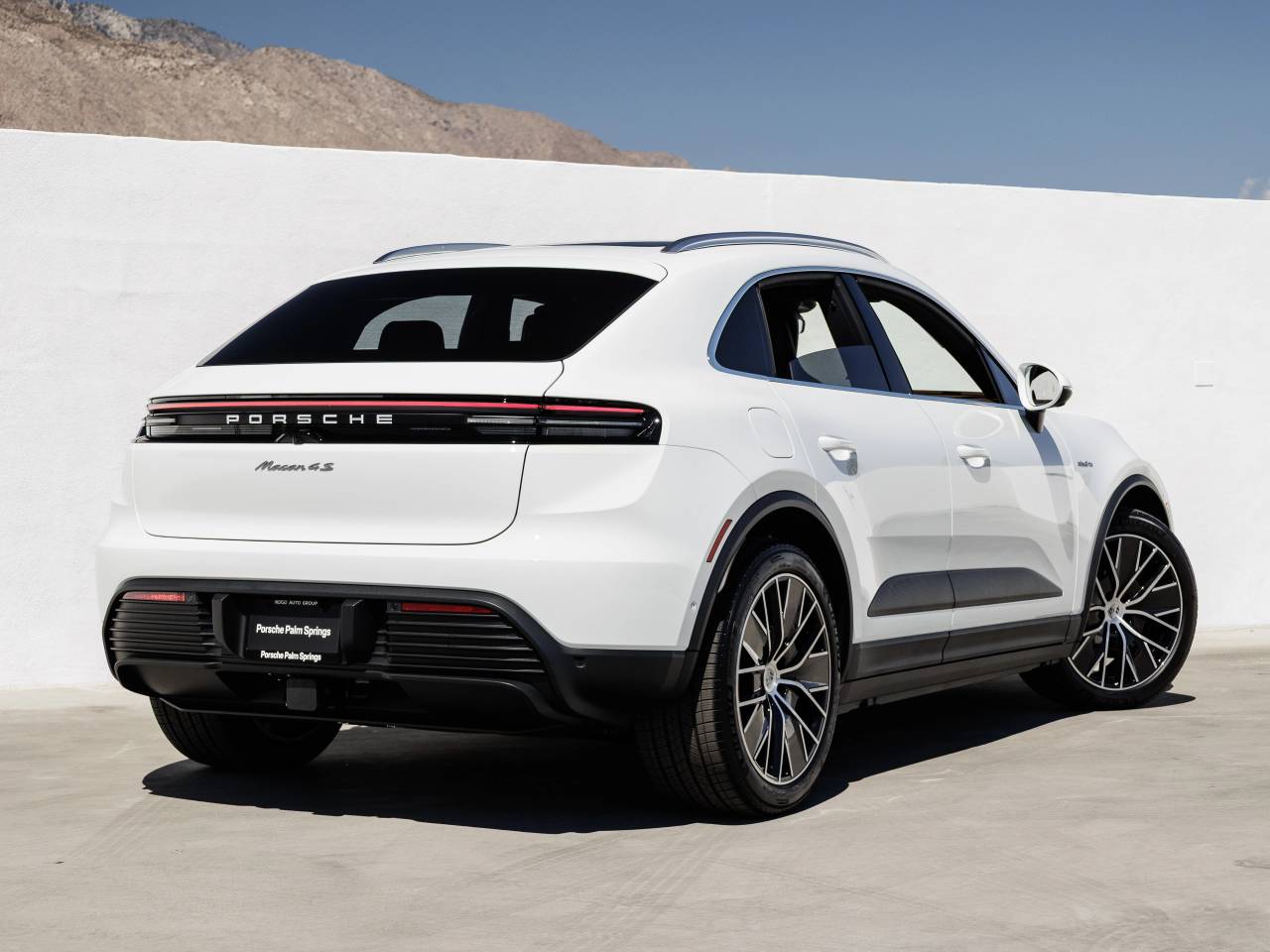 2025 Porsche Macan Macan 4S Electric