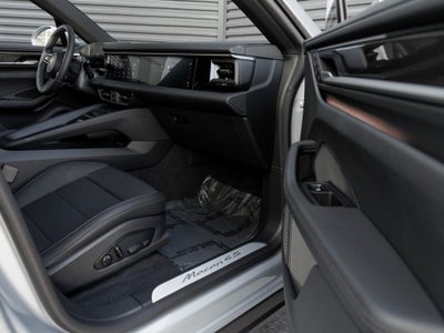 2026 Porsche Macan Macan 4S Electric