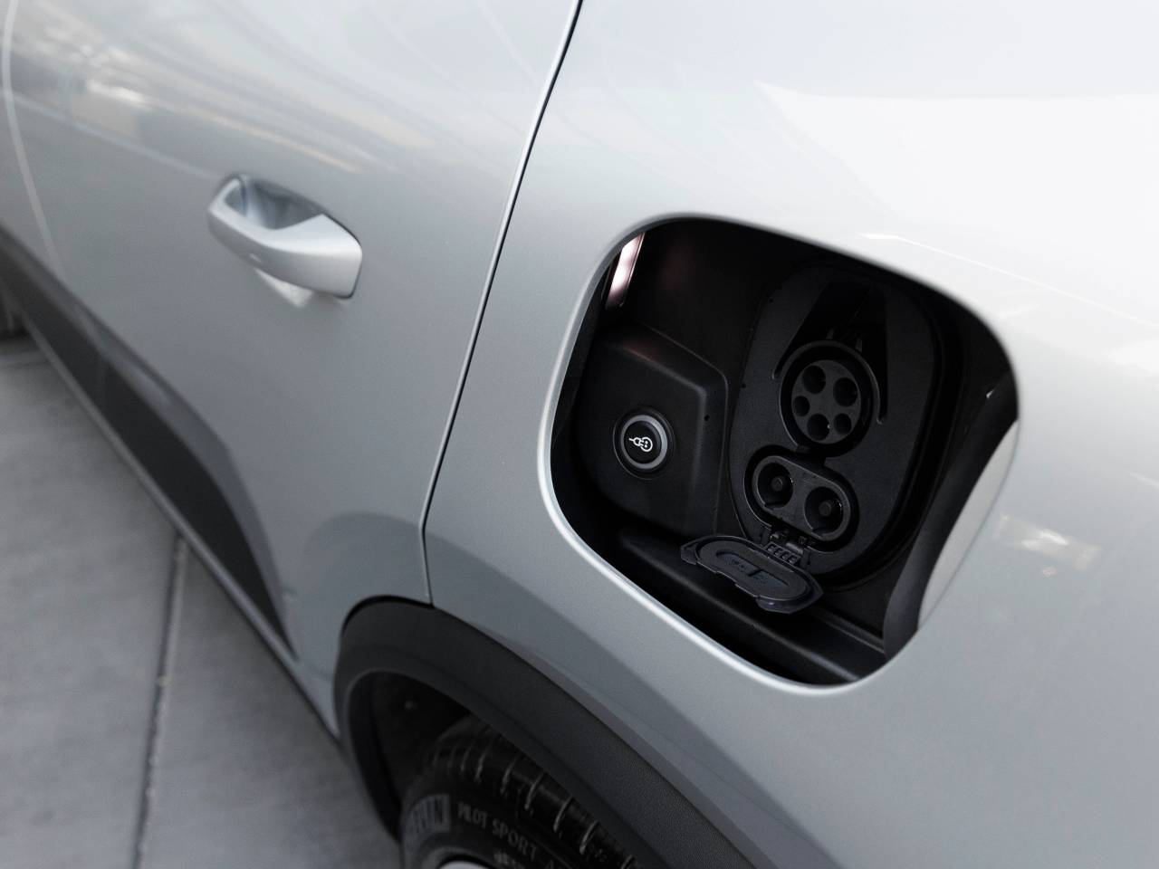 2026 Porsche Macan Macan 4S Electric