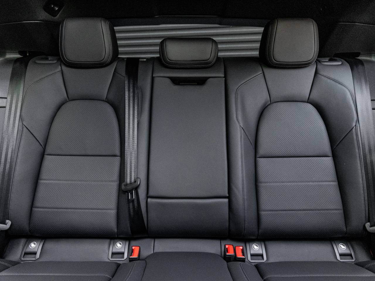 2026 Porsche Macan Macan 4S Electric