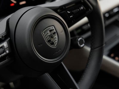 2024 Porsche Macan Macan Turbo Electric